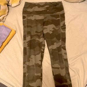 Camo leggings, camo green, camo print, thin leggings, with pockets